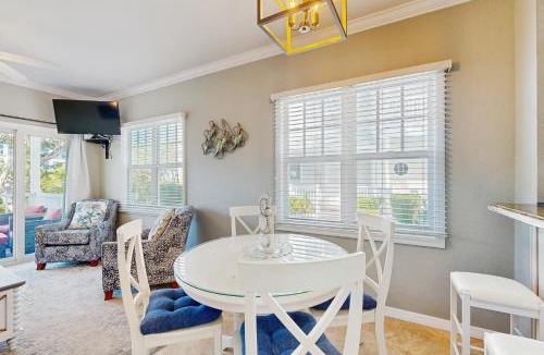 Marathon House | DK35 Blue Water Cottage Villa 5110