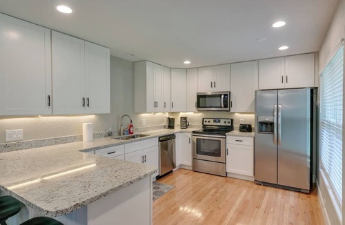 Historic Downtown Melbourne House | Dntn Melb 4bd/3ba Pool Sleeps 12 (Bunks +8) GameRm