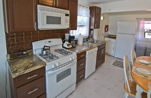 North Cape May House | Dog Friendly cottage located seven short blocks to The Bay and Ferry terminal. Sleeps 6.