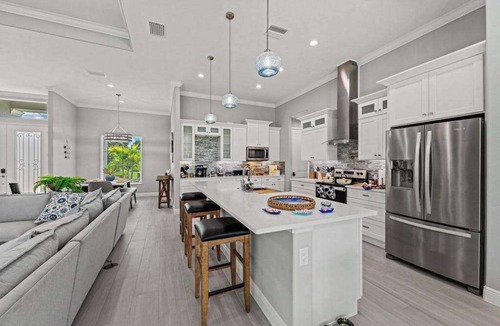 Long Meadow House | Dog friendly home with private pool, lanai, family games, and internet