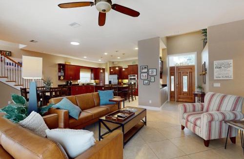 Bay Crest Park House | Dolphin Watch
