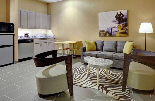 Gayborhood Hotel | DoubleTree by Hilton Philadelphia Center City