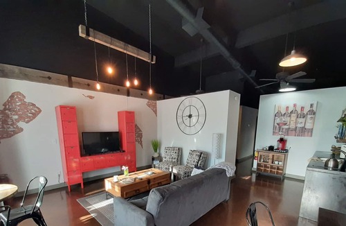 Demorest Apartment | Downtown Demorest Industrial Modern Studio Apartment short walk to Piedmont Col