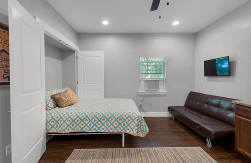 South Pensacola House | Downtown Dreams with Bicycles Included!