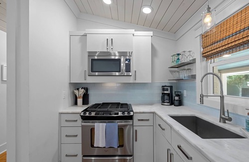 Fairhope House | Downtown Fairhope Cottage-walking distance to everything!