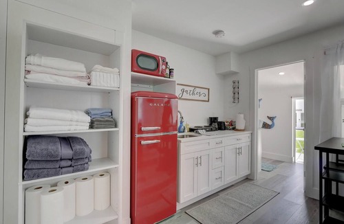Bonita Springs Apartment | Downtown Gem w/King Bed & BBQ Grill