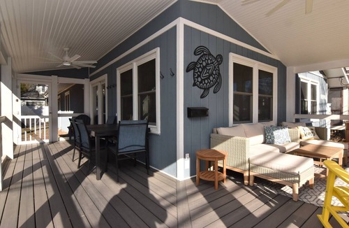 Country Club Estates House | Downtown Rehoboth Beach Easy Walk to Beach Porch