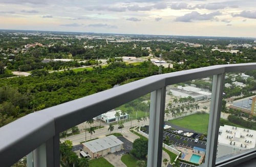 Edgewood Apartment | Dream Stay