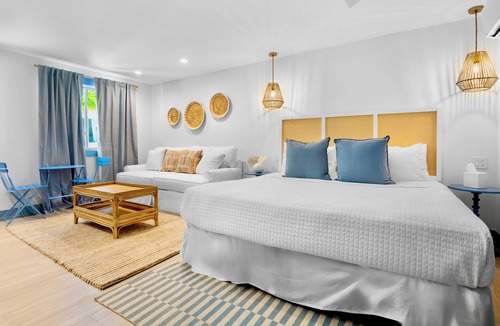 Holmes Beach Hotel | Driftwood at Anna Maria Island Inn