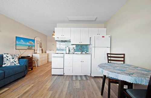 Isles of Capri Condo | Driftwood Landing 15- Isles of Capri Vacation Resort.