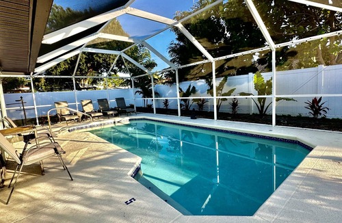 Bradenton House | Driftwood & Sunsets - Modern Beach House - Heated Pool - Minutes from the beach