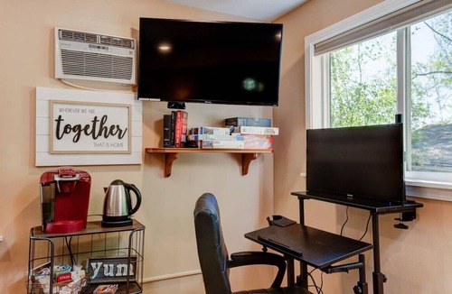 Kenilworth Ski Chalet | DT Asheville - Zurich MNT Chalet #9B/Low Cost Uber