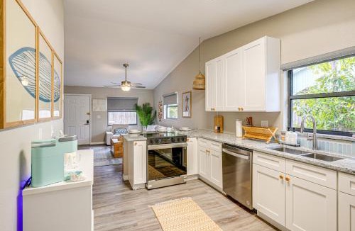 Palm Harbor House | Dtwn Palm Harbor Condo: Walk to Water!