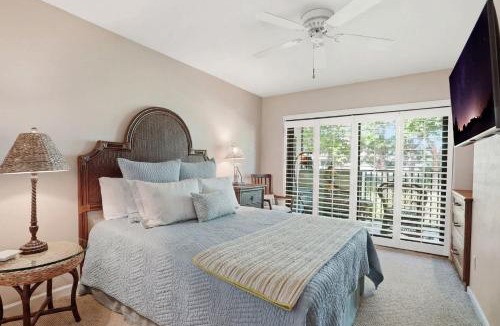 Park Shore House | E-231 - Deluxe Condo at Quiet End of Resort
