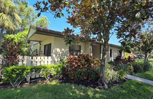 Quail Forest Villa | East Lake Woodlands Villa EZ Living! 1 Level Fresh & Handicap Accessible.
