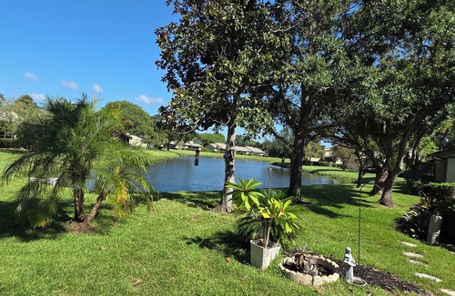 Quail Forest Villa | East Lake Woodlands Villa EZ Living! 1 Level Fresh & Handicap Accessible.