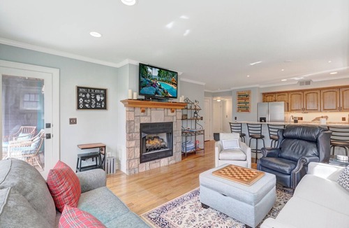 Foscoe Condo | Echota Woods 221-Entry Level Condo, Gated Resort, Indoor/Outdoor Pools & Hot Tub