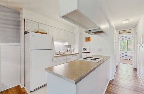 Ocean Ridge Condo | Edisto condo with close proximity to beach & restaurants