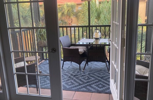 Bay Crest Park Condo | Elegant 2 bd/2 bth condo — Modern Luxury Minutes from Downtown & Beaches!