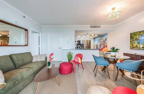 Coconut Grove Condo | Elegant 2BR Condo at Hotel Arya | Full Kitchen, Wraparound Views, Washer/Dryer, 2 Parking Spots