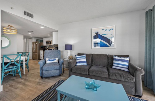Belle Vista Condo | Elegant Beachfront Home + Pool | Prime Location