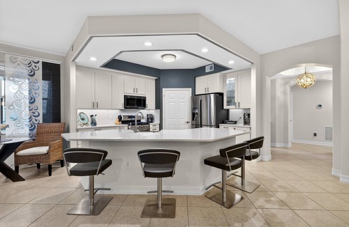 Naples Condo | ELEGANT COASTAL GETAWAY WITH ENDLESS AMENITIES