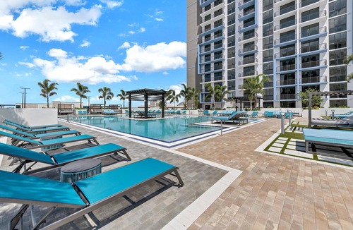 Doral Condo | Elegant Doral Escape: Spacious Luxury