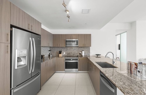 Doral Condo | Elegant Doral Living: 3BR, 3 Baths