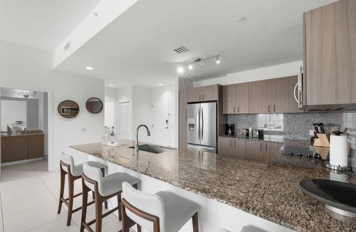 Doral Condo | Elegant Doral Living: 3BR, 3 Baths