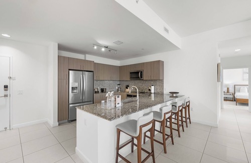 Doral Condo | Elegant Doral Living: 3BR, 3 Baths