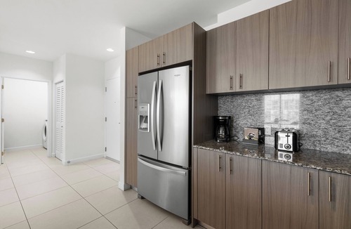 Doral Condo | Elegant Doral Living: 3BR, 3 Baths