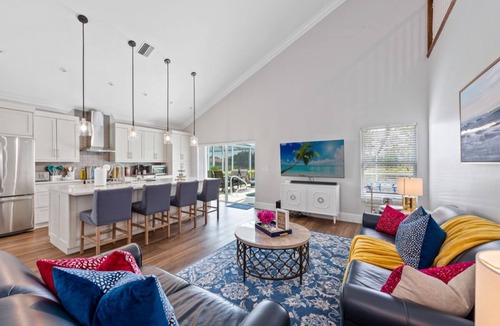 Naples House | Elegant Home, Golf Club, Heated Pool, Near Beach