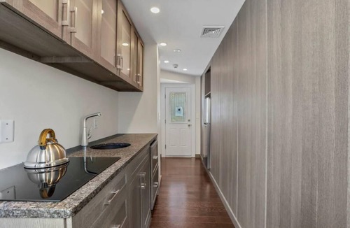 Northwest Yonkers Apartment | Elegant Riverfront Getaway with Beautiful Views