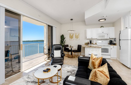 St. Petersburg Resort | Elegant Waterfront Place for Two/Boca Ciega Resort