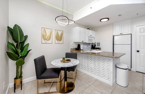 St. Petersburg Resort | Elegant Waterfront Place for Two/Boca Ciega Resort