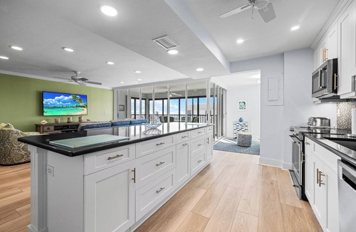Sanibel Condo | 🌺Elevated Gulf Views: Newly Furnished 2BR/2BA Oasis at Kings Crown 306🐟