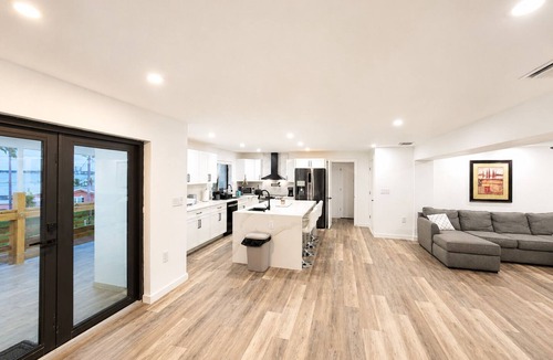 Fort Myers House | Elevated, Spacious and Modern 4x3. Waterfront with City View.