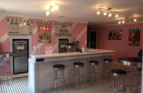 Regal Palms House | Elite end unit, sleeps 10, 5 min walk to pool, many extras. Close to Disney.