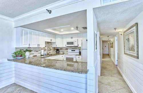 North Redington Beach Condo | Emerald Isle 602 - Beautiful, spacious 3 bedroom condo!