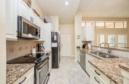 North Naples House | Emerald Lakes Naples FL: Single-Family Home Near Beaches, Dining & Shopping