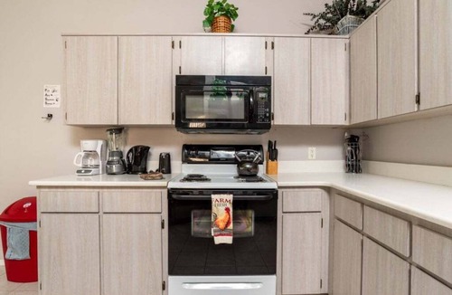 Lindfields House | Enchanted 3BR pool home 10 mins to Disney