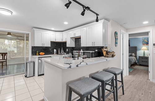 Iona House | Endless Fun & Coastal Comfort with Beach Vibes - FMB - Luanne Beach Retreat - Roelens