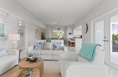 Venetian Shores House | Enjoy luxury at Irish Ayes in Islamorada: a spacious 4-bedroom canal home perfect for 8!