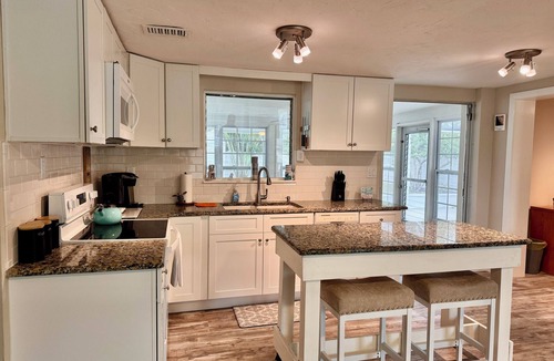 Englewood House | Enjoy old Florida charm in our cozy beach cottage, dog friendly - minutes to all