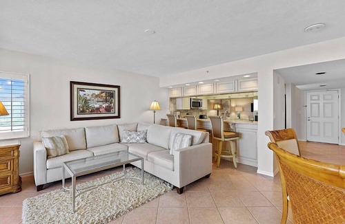 Park Shore Condo | Enjoy this bright 10th flr beachfront condo-CL1003