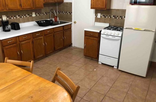 Perth Amboy Apartment | Entire 2-bedroom house, quiet residential area, NYC bus and train nearby