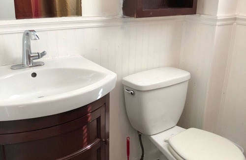 Perth Amboy Apartment | Entire 3-bedroom house, free parking, convenient to NYC bus and train