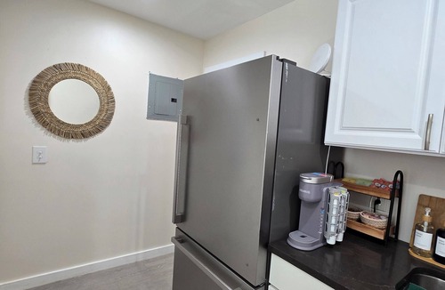Carver City - Lincoln Gardens Apartment | Entire guesthouse in Westshore, Tampa
