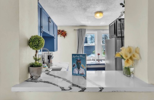 Beaver Hills Apartment | Entire Private Apartment w/Patio and Big Driveway.