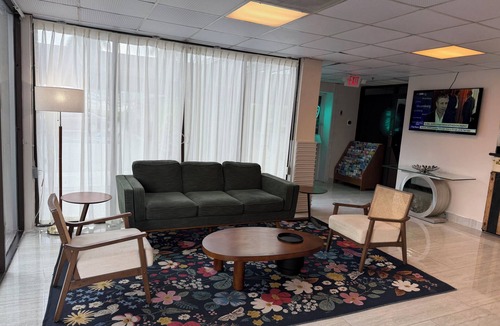 Ludlam Hotel | enVision Hotel Miami International Airport